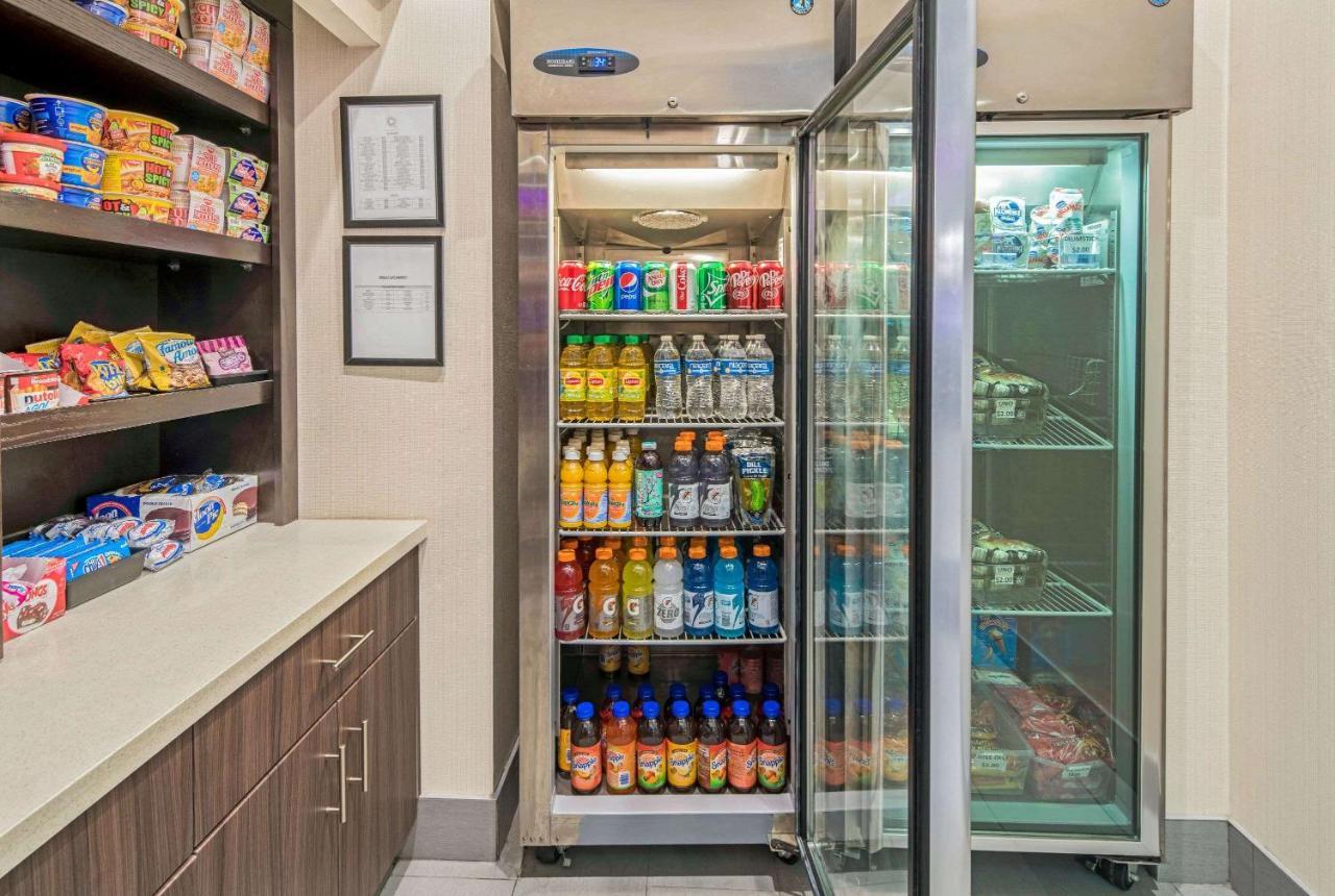 麦卡伦拉广场购物中心温德姆拉昆塔套房酒店 外观 照片
